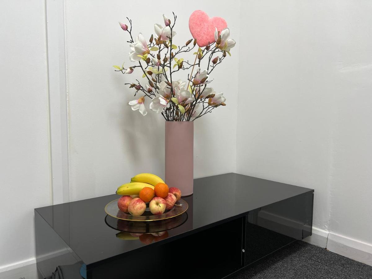 The Grande Residence - Close To Central London & Next To Northfield Tube Station Hanwell Extérieur photo