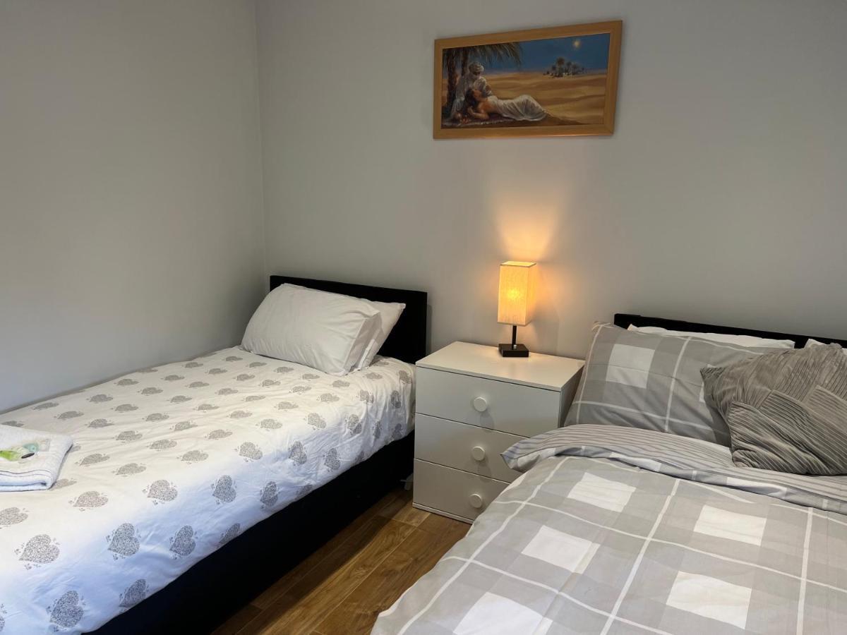 The Grande Residence - Close To Central London & Next To Northfield Tube Station Hanwell Extérieur photo